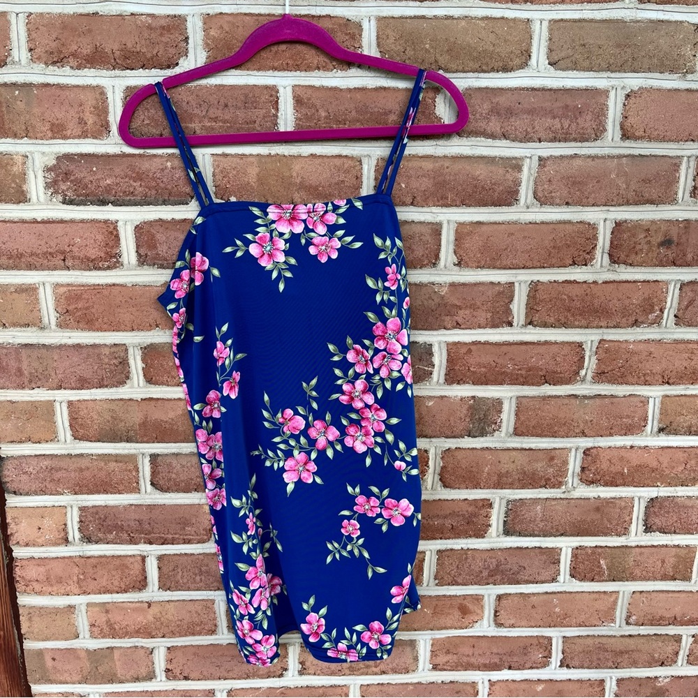 Sexy floral slip dress/lingerie. Secret Treasures. Size L. No flaws